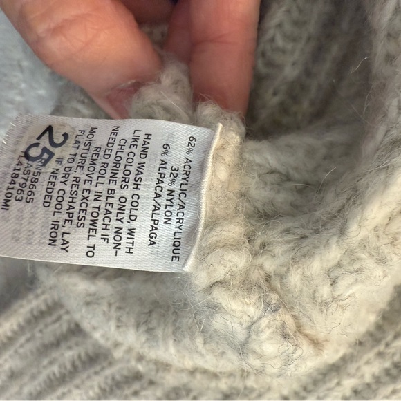 Leith Soft Gray Knit Pullover - Picture 3 of 11